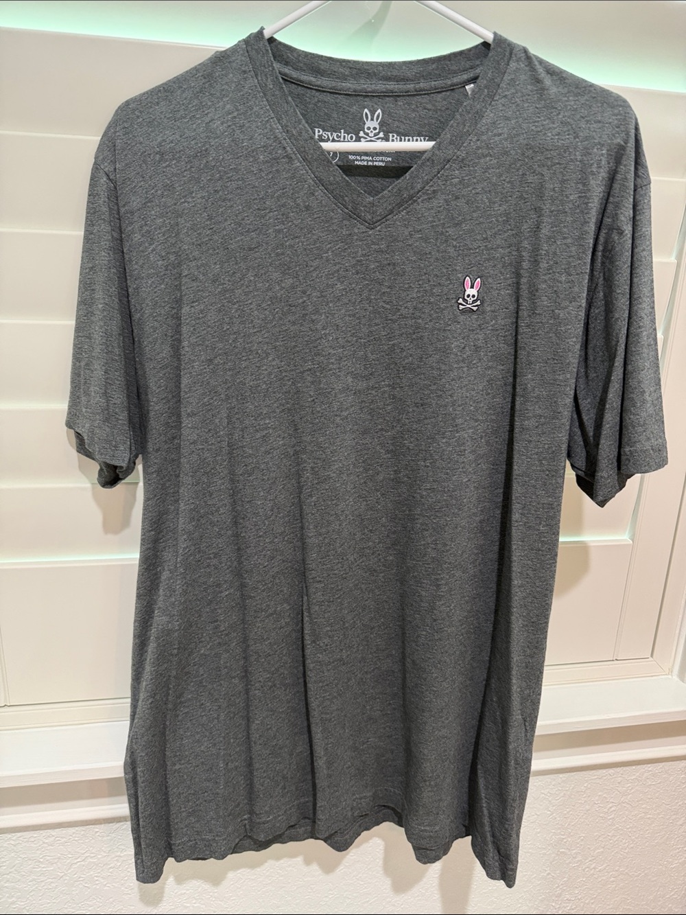Psycho Bunny Charcoal V-Neck Tee with Pink Logo. Men’s Large. Like new/good
